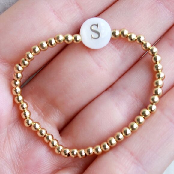 Baby child name bracelet gold beads stretch, customize, Mother of Pearl letters - Picture 3 of 8
